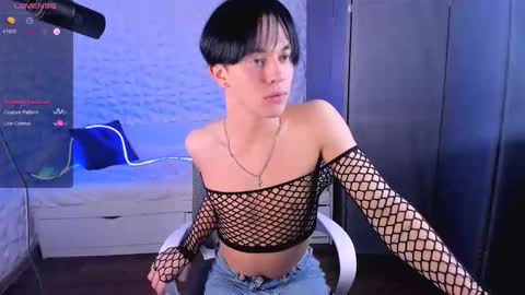 Snapshot of jerrybomb_ chatting on November 28, 6:05 am Jerrybomb online show from November 28, 6:05 am