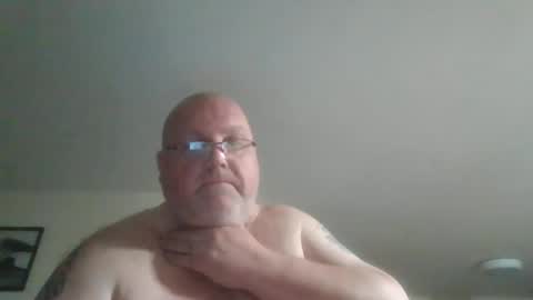 Snapshot of jerseyhammer01 chatting on January 3, 1:16 am Harry online show from January 3, 1:16 am