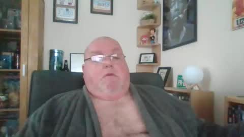 Snapshot of jerseyhammer01 chatting on February 4, 10:10 am Harry online show from February 4, 10:10 am