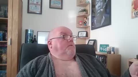 Snapshot of jerseyhammer01 chatting on November 19, 10:26 am Harry online show from November 19, 10:26 am