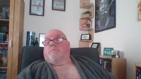 Snapshot of jerseyhammer01 chatting on November 30, 11:14 am Harry online show from November 30, 11:14 am