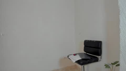 jessica herreraToday I will be your devil and you my victim online show from February 20, 10:10 pm