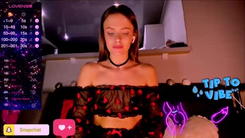 Snapshot of jess_kahawaty chatting on February 5, 10:44 pm Jess online show from February 5, 10:44 pm