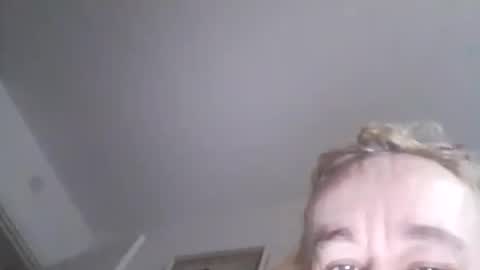 jessandsilverfox61 online show from October 31, 3:35 pm