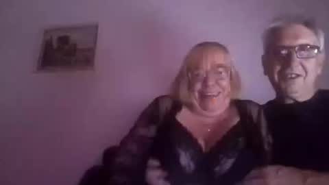 jessandsilverfox61 online show from November 2, 9:06 pm