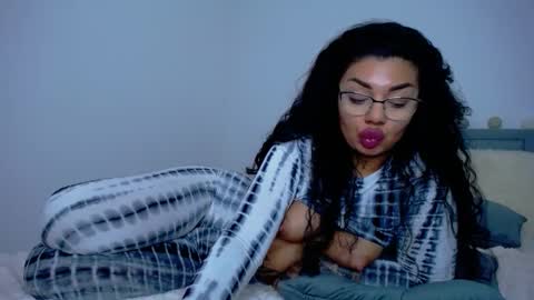 Snapshot of jessebella chatting on February 11, 4:55 am jesse online show from February 11, 4:55 am