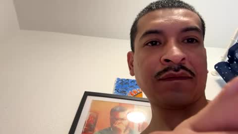 Snapshot of jesselopezcali chatting on January 4, 7:02 pm Hungjessy online show from January 4, 7:02 pm