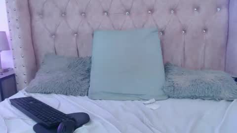 Snapshot of jessica_carter_ chatting on October 25, 3:51 pm Jessica online show from October 25, 3:51 pm