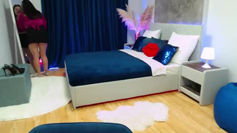 jessicaevanse online show from September 19, 10:05 am