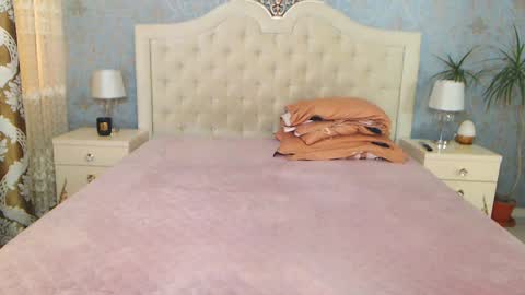 single mommy online show from January 27, 2:24 pm