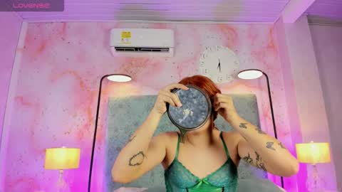 Snapshot of jessicameron chatting on November 3, 11:04 pm JESSI AND NAOMI online show from November 3, 11:04 pm