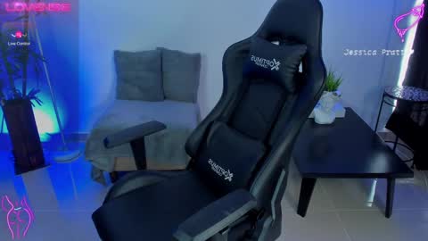  Jessica Pratt  IG jessicaxpratt online show from February 13, 5:33 pm