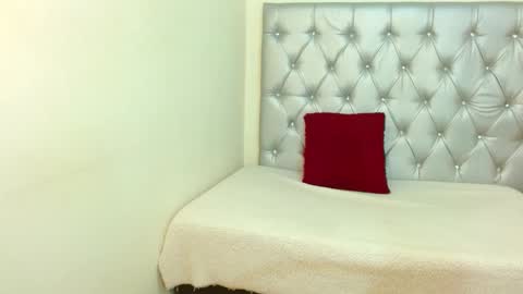 Snapshot of jessicarabbit4 chatting on October 28, 3:10 am jessicarabbit4 online show from October 28, 3:10 am