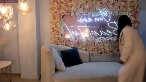 JESS online show from October 19, 8:37 am