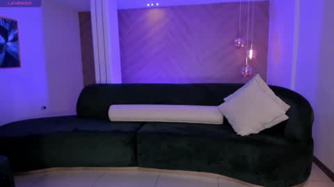 JESS online show from November 26, 9:32 am