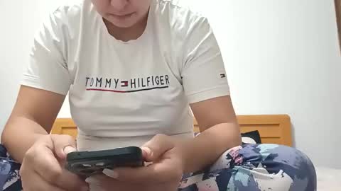 jessiestar3 online show from December 2, 5:02 am