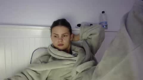 Snapshot of jessiexryan chatting on October 18, 5:21 am jessieryan online show from October 18, 5:21 am