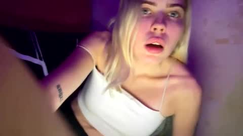 Snapshot of jessika_evans chatting on November 11, 1:55 pm jessika_evans online show from November 11, 1:55 pm