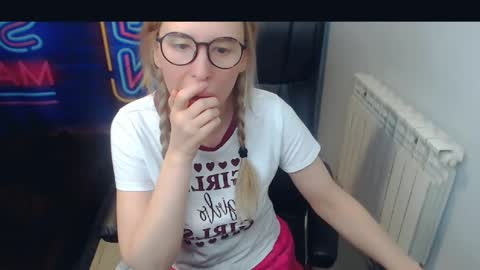 Victoria online show from December 30, 2:42 am