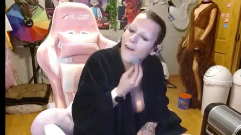 Snapshot of jessyboi0504 chatting on February 1, 11:10 am seductress Cyber Succubus online show from February 1, 11:10 am