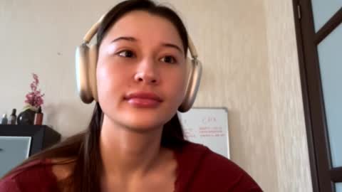 Lynn online show from October 16, 8:15 am