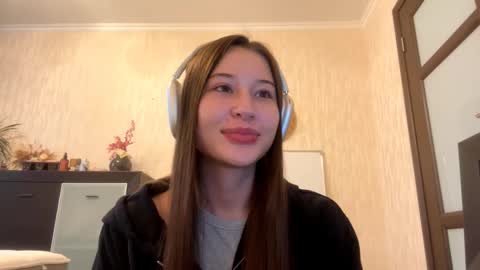 Lynn online show from October 17, 7:44 am