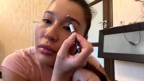 Lynn online show from October 21, 7:42 am