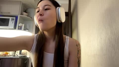 Lynn online show from October 27, 7:23 am