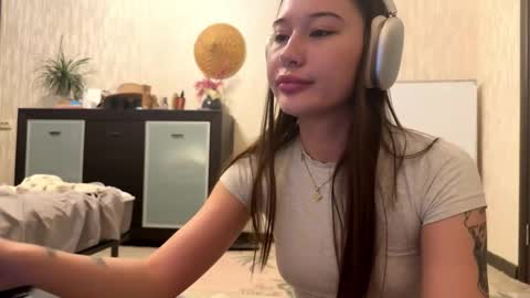 Lynn online show from October 28, 9:35 am