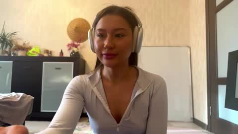 Lynn online show from November 2, 8:28 am