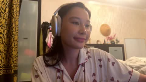 Lynn online show from November 14, 6:34 am