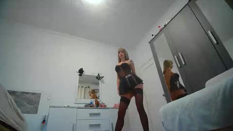 jesy online show from November 18, 7:35 am