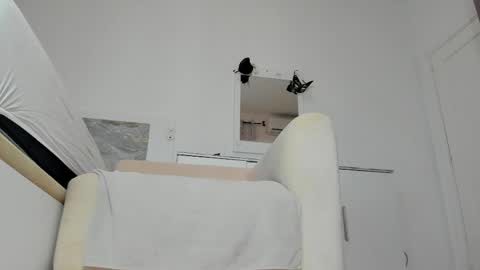 jesy online show from April 23, 7:41 am