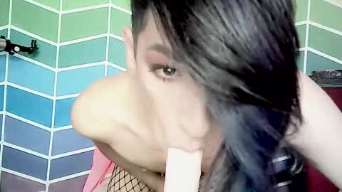 Snapshot of jet_clomet21 chatting on November 18, 10:03 pm Ale online show from November 18, 10:03 pm