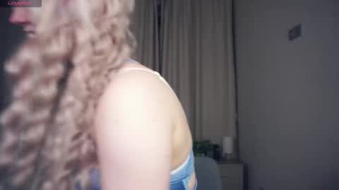 Snapshot of jettahartill chatting on October 27, 6:45 pm Daryl online show from October 27, 6:45 pm