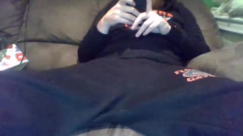 Snapshot of jetthedog14 chatting on February 17, 5:04 am jetthedog14 online show from February 17, 5:04 am