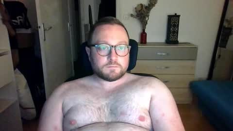 Snapshot of jeuneloup92 chatting on November 24, 6:07 pm jeuneloup92 online show from November 24, 6:07 pm