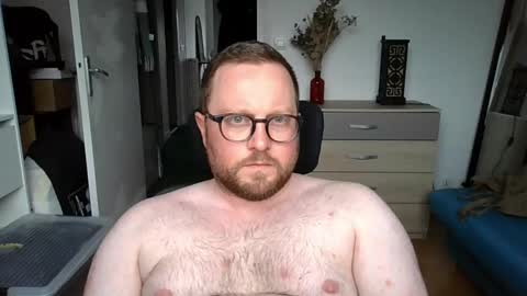 jeuneloup92 online show from April 29, 3:49 pm