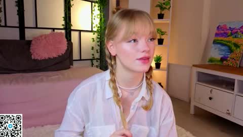 Gwen online show from March 12, 8:15 pm