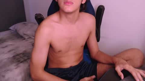 jey_foxx online show from September 15, 6:30 pm