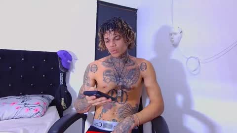 Snapshot of jeykob_23 chatting on November 11, 12:54 am JEYKOB online show from November 11, 12:54 am