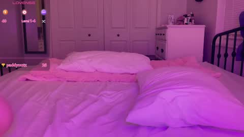 Snapshot of jeylababe chatting on October 3, 1:35 am online show from October 3, 1:35 am