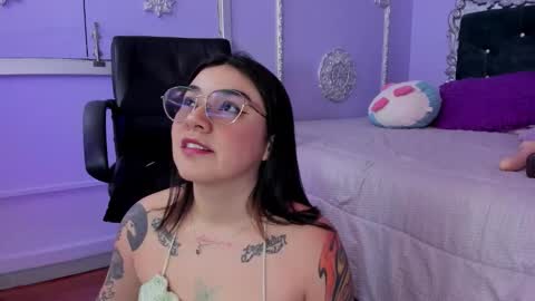 Snapshot of jeylee_ chatting on October 23, 11:42 am Jeyy online show from October 23, 11:42 am