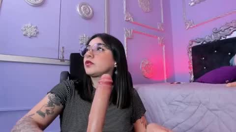 Snapshot of jeylee_ chatting on December 3, 12:14 pm Jeyy online show from December 3, 12:14 pm