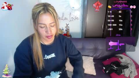 Snapshot of jezabel_purple chatting on January 1, 9:52 pm Camila online show from January 1, 9:52 pm