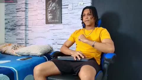 Snapshot of jhay_wheeler777 chatting on October 23, 7:01 pm jhay_wheeler777 online show from October 23, 7:01 pm