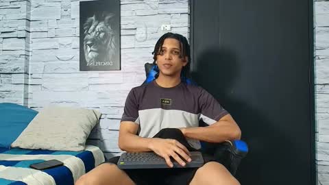 Snapshot of jhay_wheeler777 chatting on November 22, 4:44 am jhay_wheeler777 online show from November 22, 4:44 am