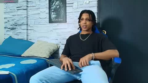 Snapshot of jhay_wheeler777 chatting on December 16, 4:39 am jhay_wheeler777 online show from December 16, 4:39 am