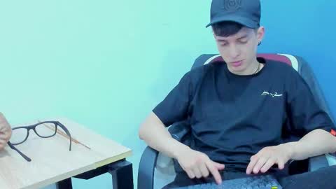 Jheampiero online show from December 4, 1:09 pm