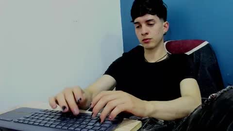 Jheampiero online show from December 16, 2:11 pm